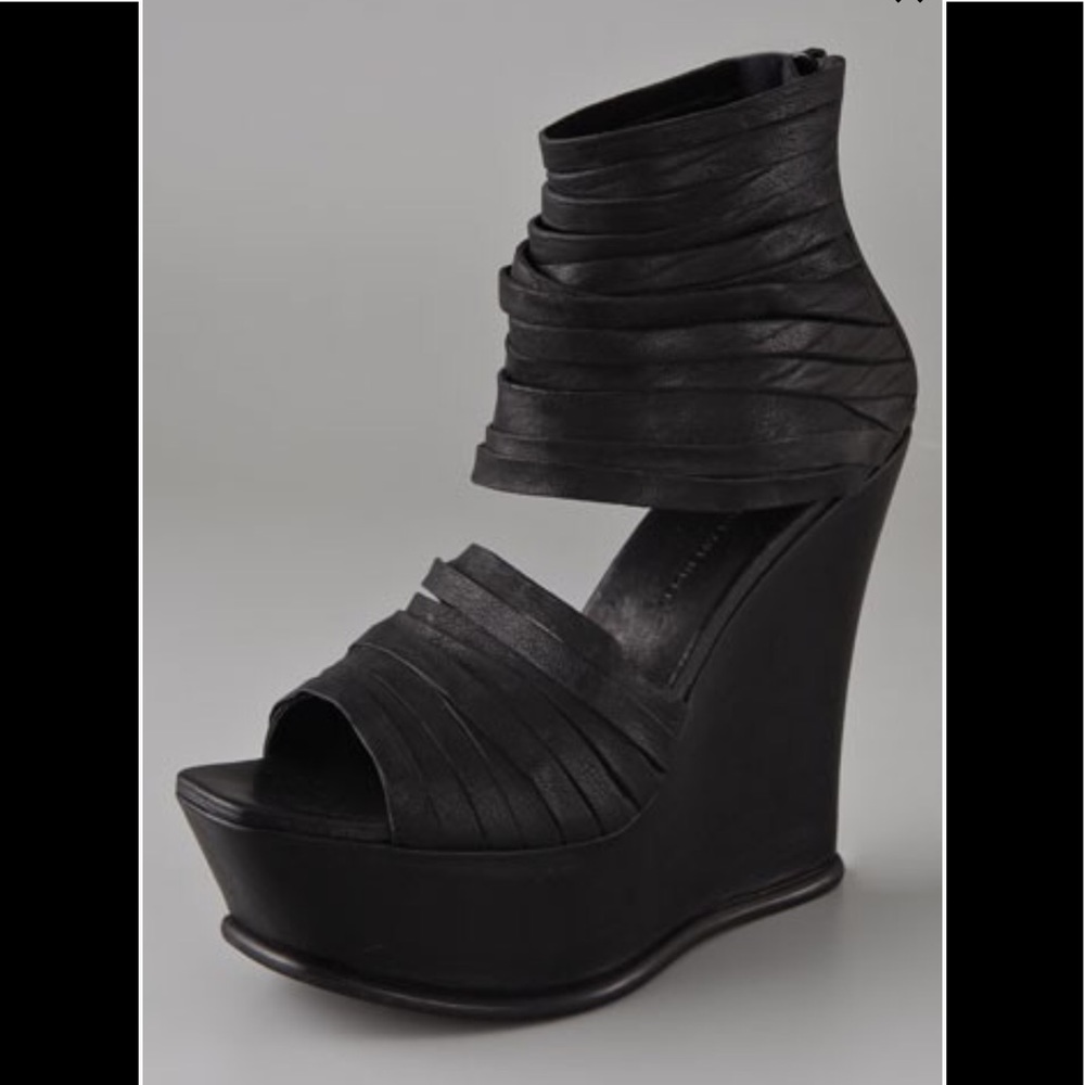 Vera wang lavender Regina sandal